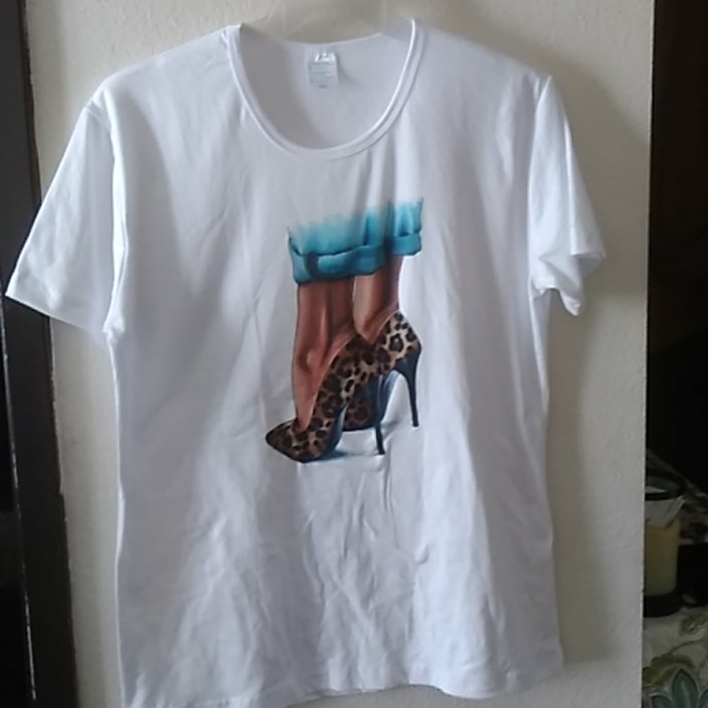 Women's Decorative T-Shirt NWOT